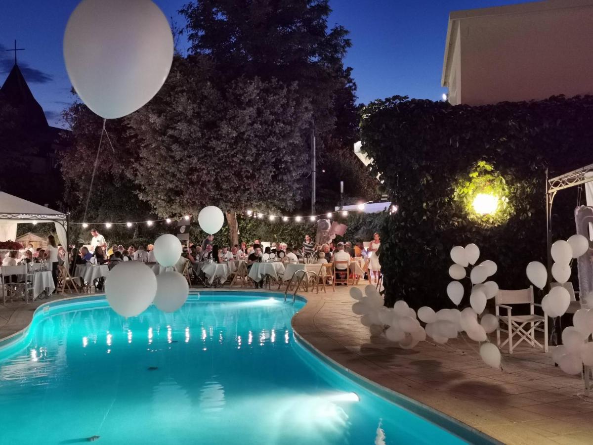 Villa Adriatica Ambienthotels Rimini Exterior foto