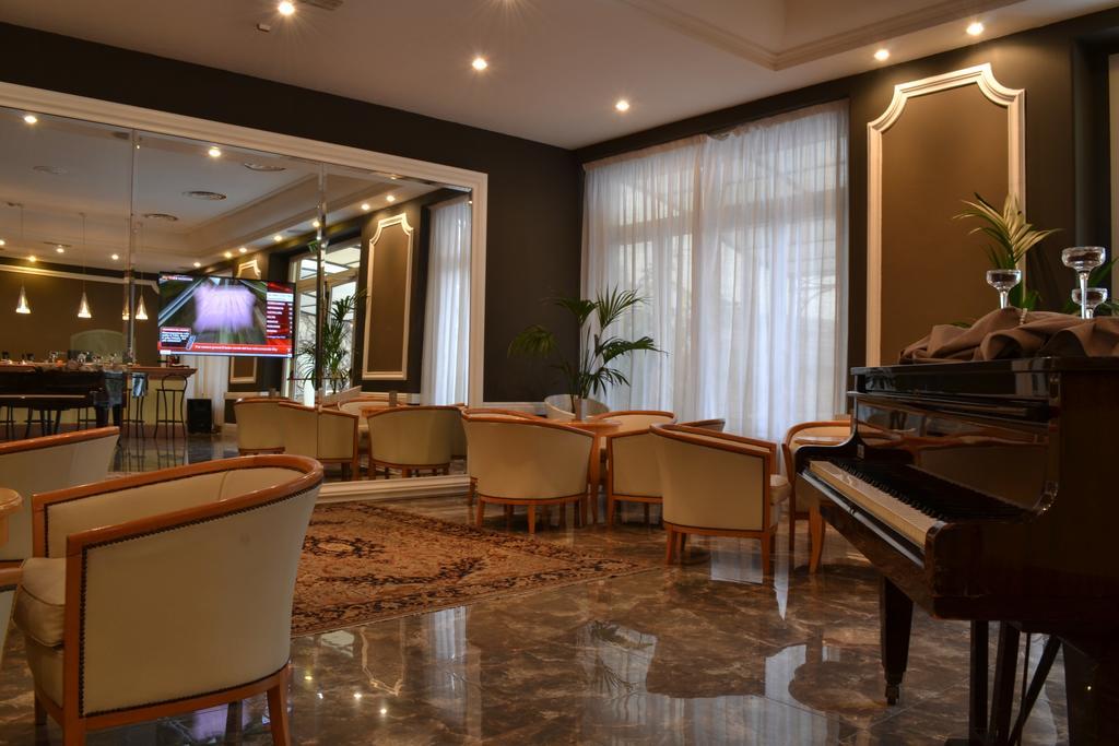 Villa Adriatica Ambienthotels Rimini Exterior foto
